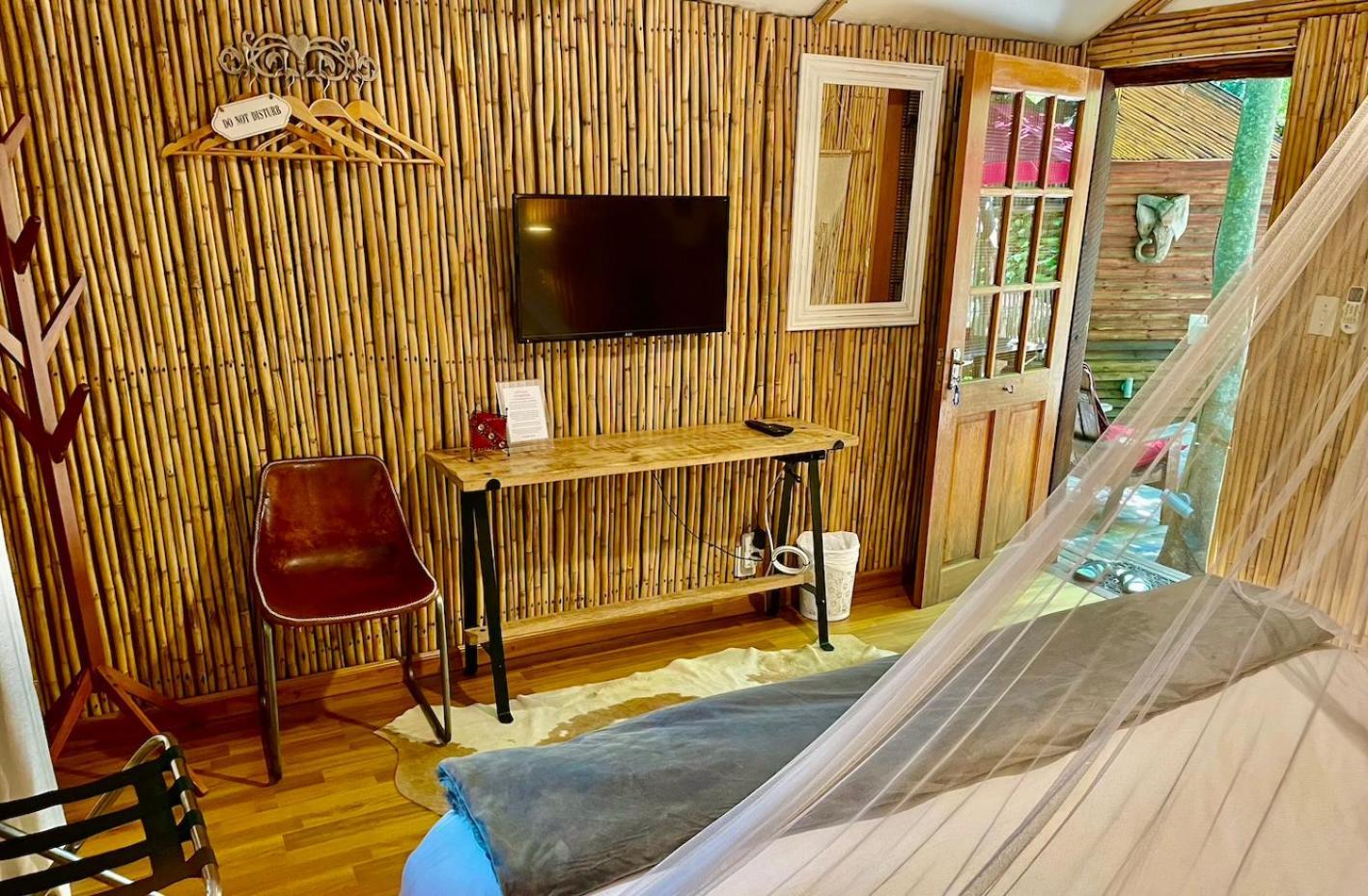 Iris Retreat & Island Day Spa Hartbeespoort Esterno foto