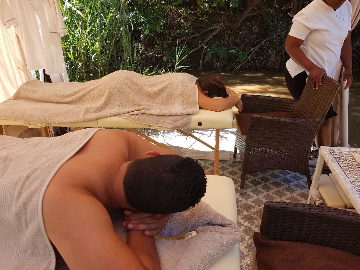 Iris Retreat & Island Day Spa Hartbeespoort Esterno foto