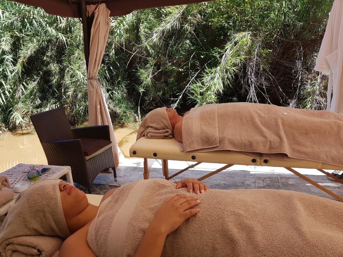 Iris Retreat & Island Day Spa Hartbeespoort Esterno foto