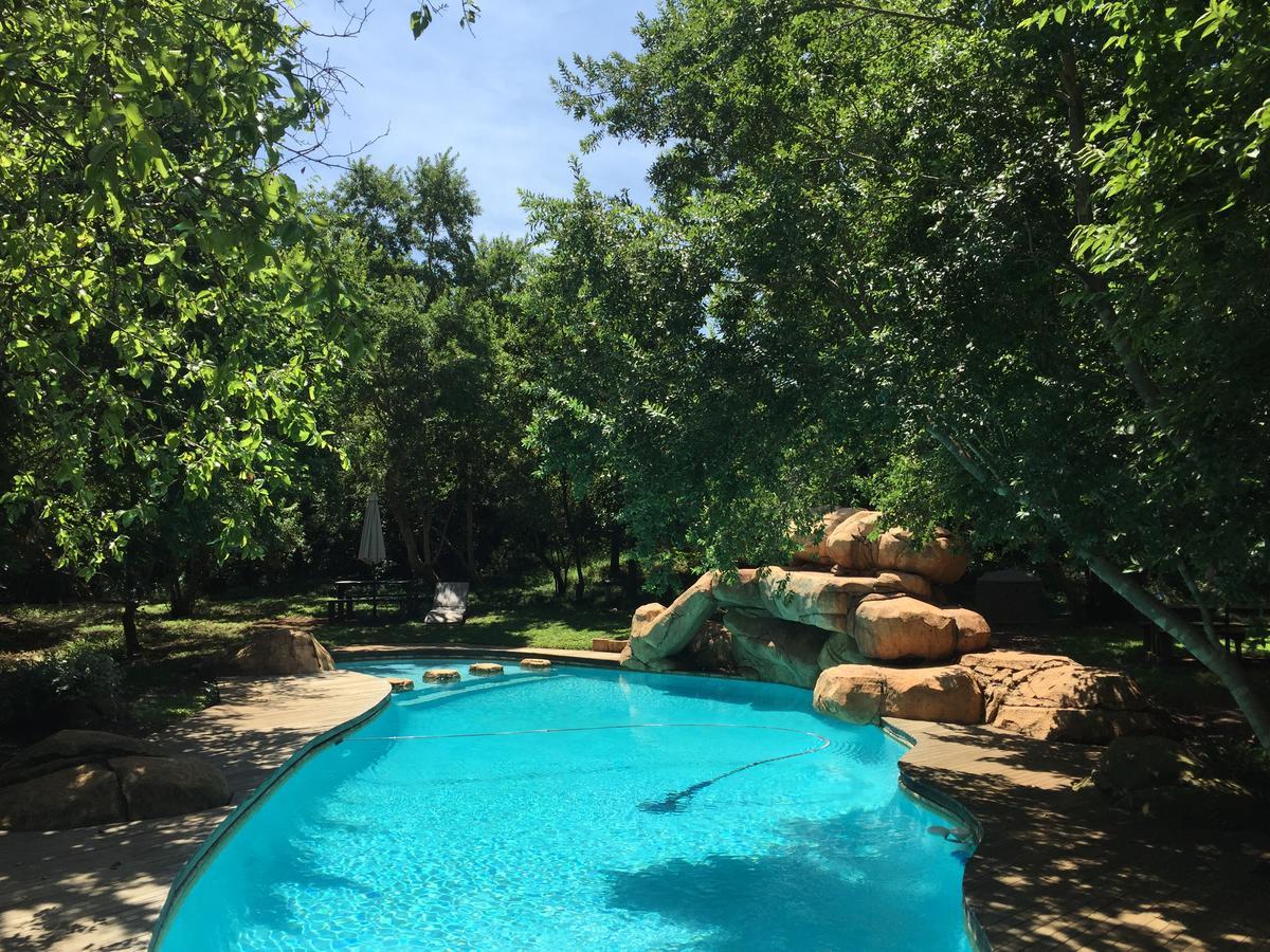Iris Retreat & Island Day Spa Hartbeespoort Esterno foto